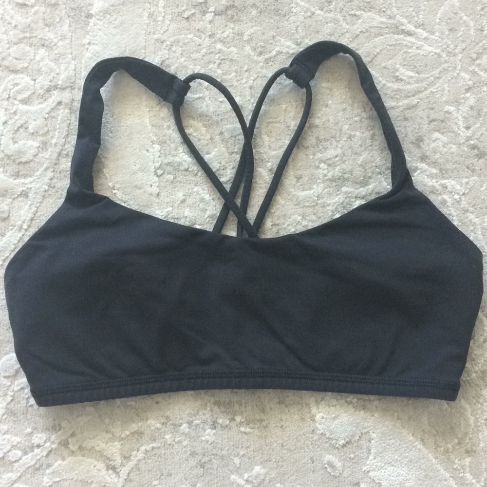 Lululemon Free To Be sports bra in black